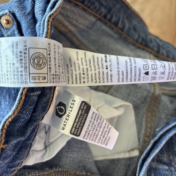 Levi's Womens 501 Button Fly Blue Denim Raw Hem Jeans Sz 28 (FITS LIKE A 26) - Picture 15 of 16